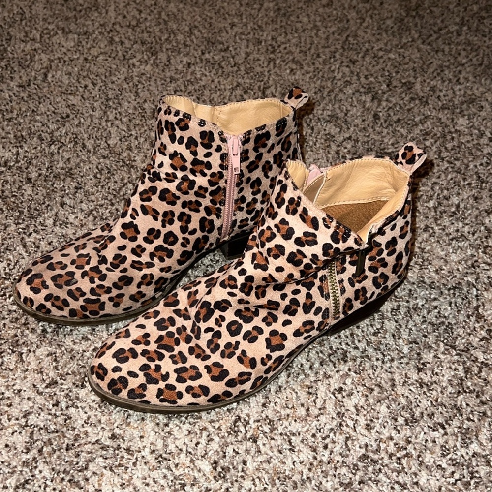 Leopard print ankle boots